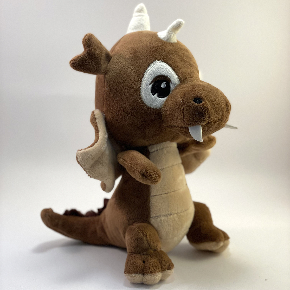 Knuffeldraak Smokey Junior zijkant rechts